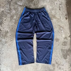 Y2K Nike navy and blue baggy track pants
Size Large